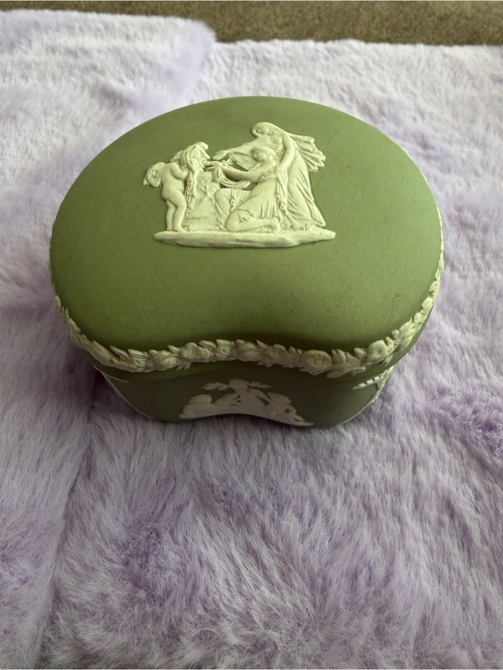 Preloved: Wedgwood Green Jasperware Kidney Shaped Trinket Box Neo-Classical